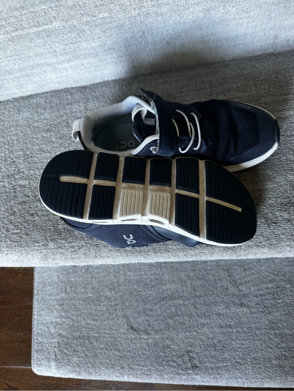 On Kids Sneakers in Navy and White - Picture 2 of 3